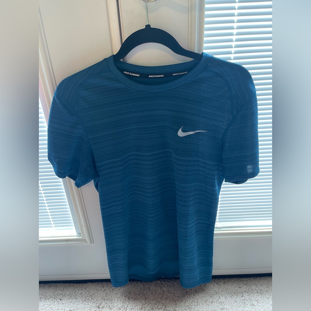 nike men’s shirt